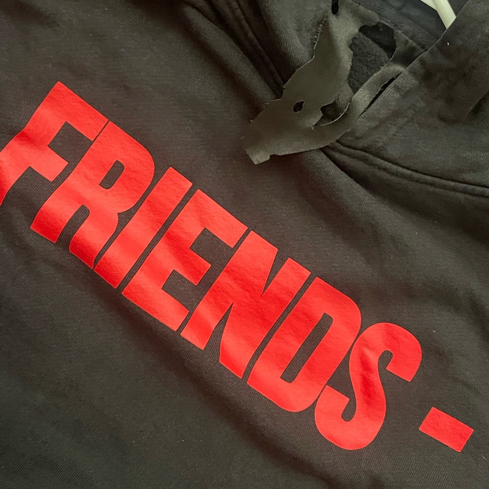 Vlone cropped men's sweater used like new size medium